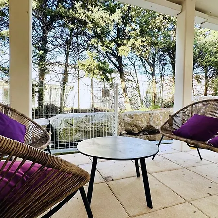 Oppidum Clim Et Parking Avec Terrasse De 30 M2 Yourhosthelper