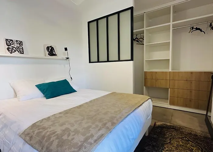 Oppidum Clim Et Parking Avec Terrasse De 30 M2 Yourhosthelper *